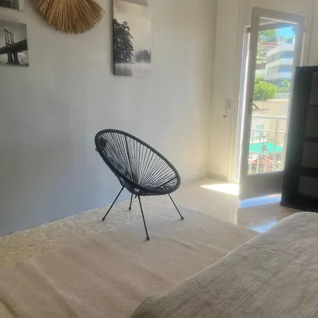 La Miranda Oda ve Kahvaltı 3*